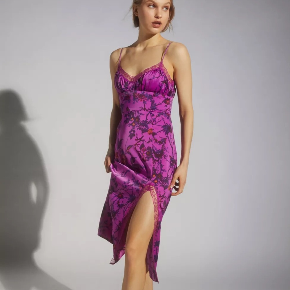 UO Audrey Lace Detail Midi 90s style dress